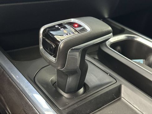 Used 2024 Chevrolet Silverado 1500 LTZ AWD/4WD image 19