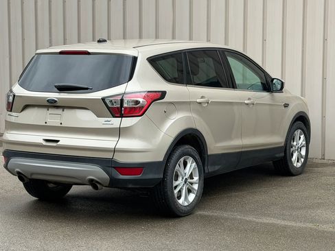 Used 2017 Ford Escape SE w/ SE Cold Weather Package FWD image 7