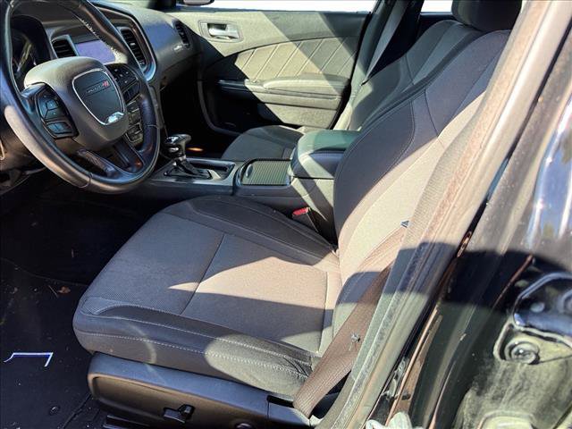 Used 2022 Dodge Charger SXT w/ Blacktop Package RWD image 3