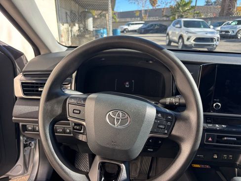 Used 2025 Toyota Camry LE image 34