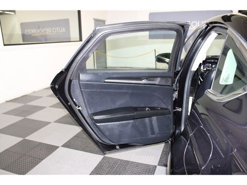 Used 2020 Ford Fusion Titanium image 13