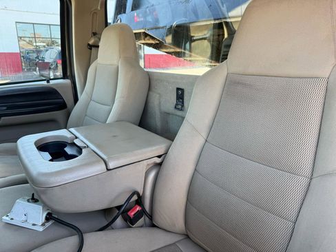 Used 2006 Ford F350 4x4 Regular Cab DRW Super Duty image 29