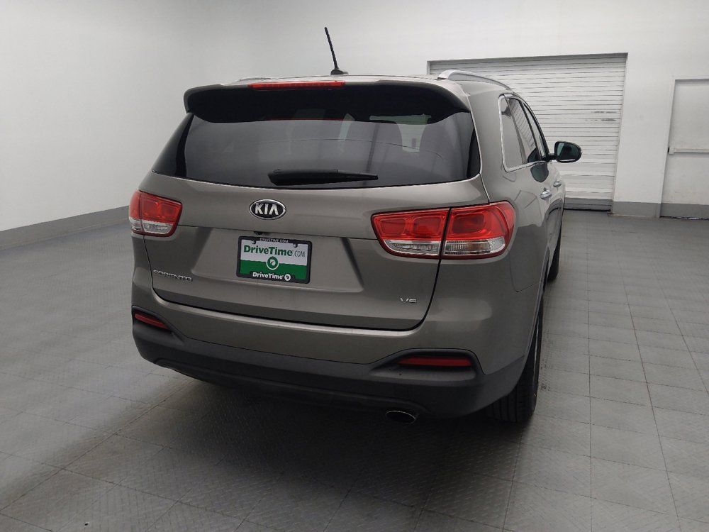 Used 2017 Kia Sorento AWD image 7