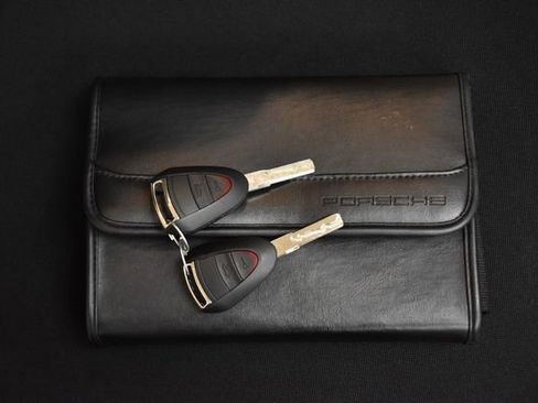 Used 2005 Porsche 911 Carrera RWD image 6