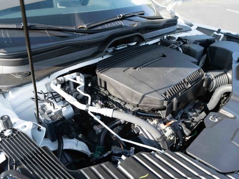 New 2025 Honda Pilot Touring image 33