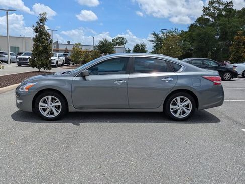 Used 2014 Nissan Altima 2.5 SV FWD image 6
