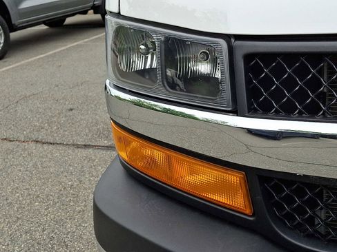 Used 2024 Chevrolet Express 2500 w/ Driver Convenience Package RWD image 9