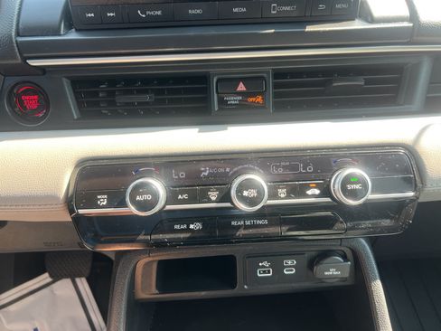 Used 2023 Honda Pilot LX image 13
