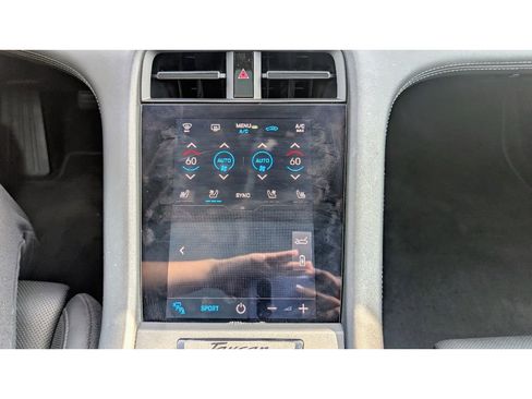 Used 2020 Porsche Taycan 4S image 29