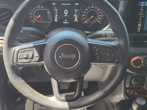 Certified 2024 Jeep Gladiator Mojave w/ Technology Group AWD/4WD image 8