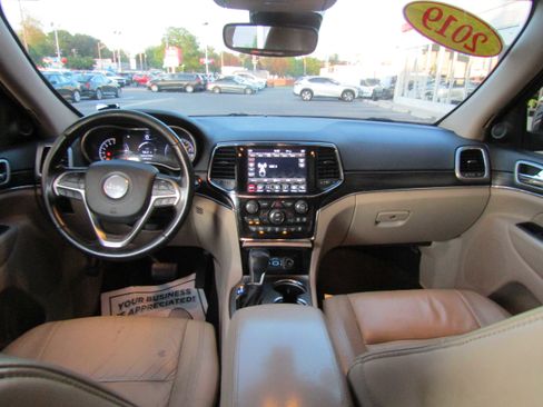 Used 2019 Jeep Grand Cherokee Limited AWD/4WD image 23