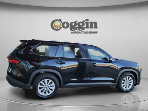 Certified 2025 Toyota Grand Highlander XLE image 4