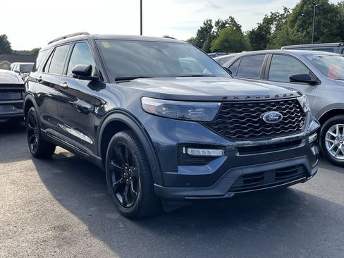 Used 2022 Ford Explorer ST w/ Equipment Group 401A AWD/4WD image 2