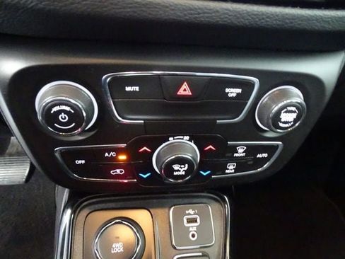 Used 2020 Jeep Compass Limited AWD/4WD image 13