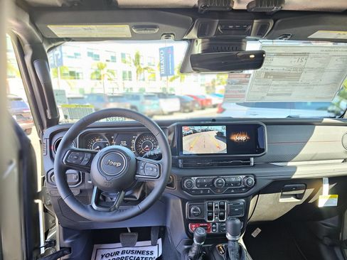 New 2026 Jeep Wrangler Unlimited Rubicon AWD/4WD image 26