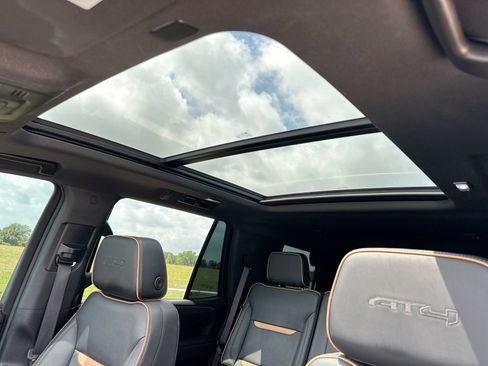 Used 2023 GMC Yukon AT4 AWD/4WD image 24