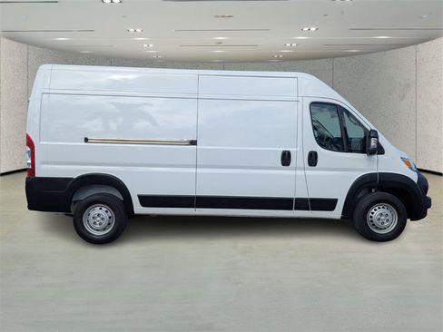 Used 2023 RAM ProMaster 2500 image 2
