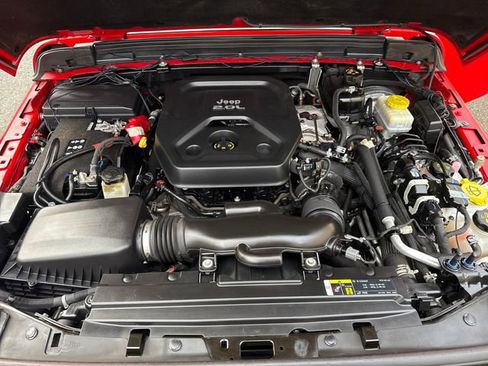 Used 2018 Jeep Wrangler Unlimited Sport S image 29