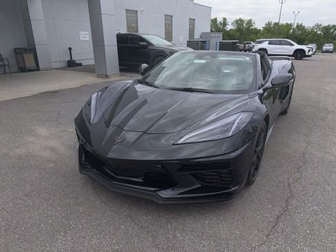 Used 2024 Chevrolet Corvette Stingray Preferred Conv w/ Z51 Performance Package RWD image 3