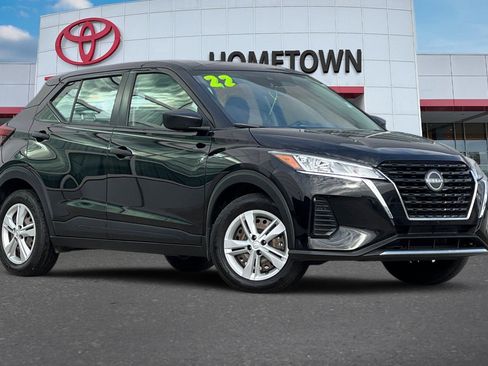 Used 2022 Nissan Kicks S image 2
