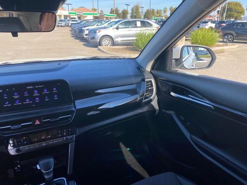 Used 2025 Kia Seltos S image 35