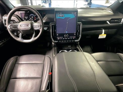 Used 2025 GMC Yukon XL Elevation w/ Elevation Premium Package AWD/4WD image 22