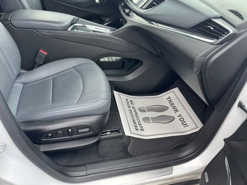 Used 2024 Buick Enclave Premium image 33