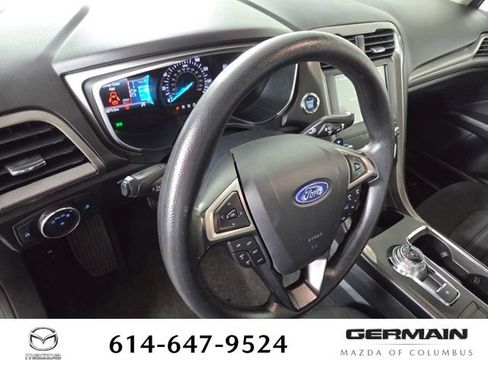 Used 2019 Ford Fusion SE FWD image 16