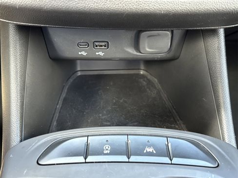 Used 2024 Buick Envista Preferred w/ Advanced Safety Package image 24