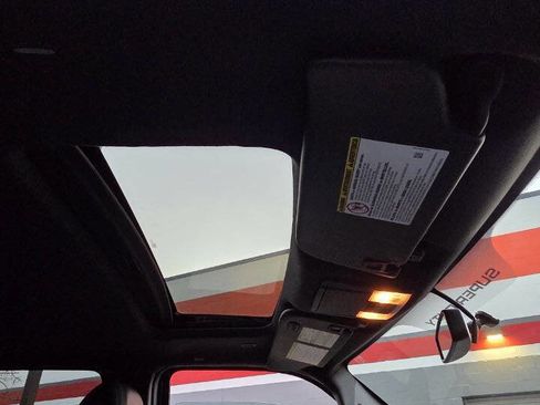 Used 2011 Ford F250 Lariat w/ Lariat Interior Pkg image 11