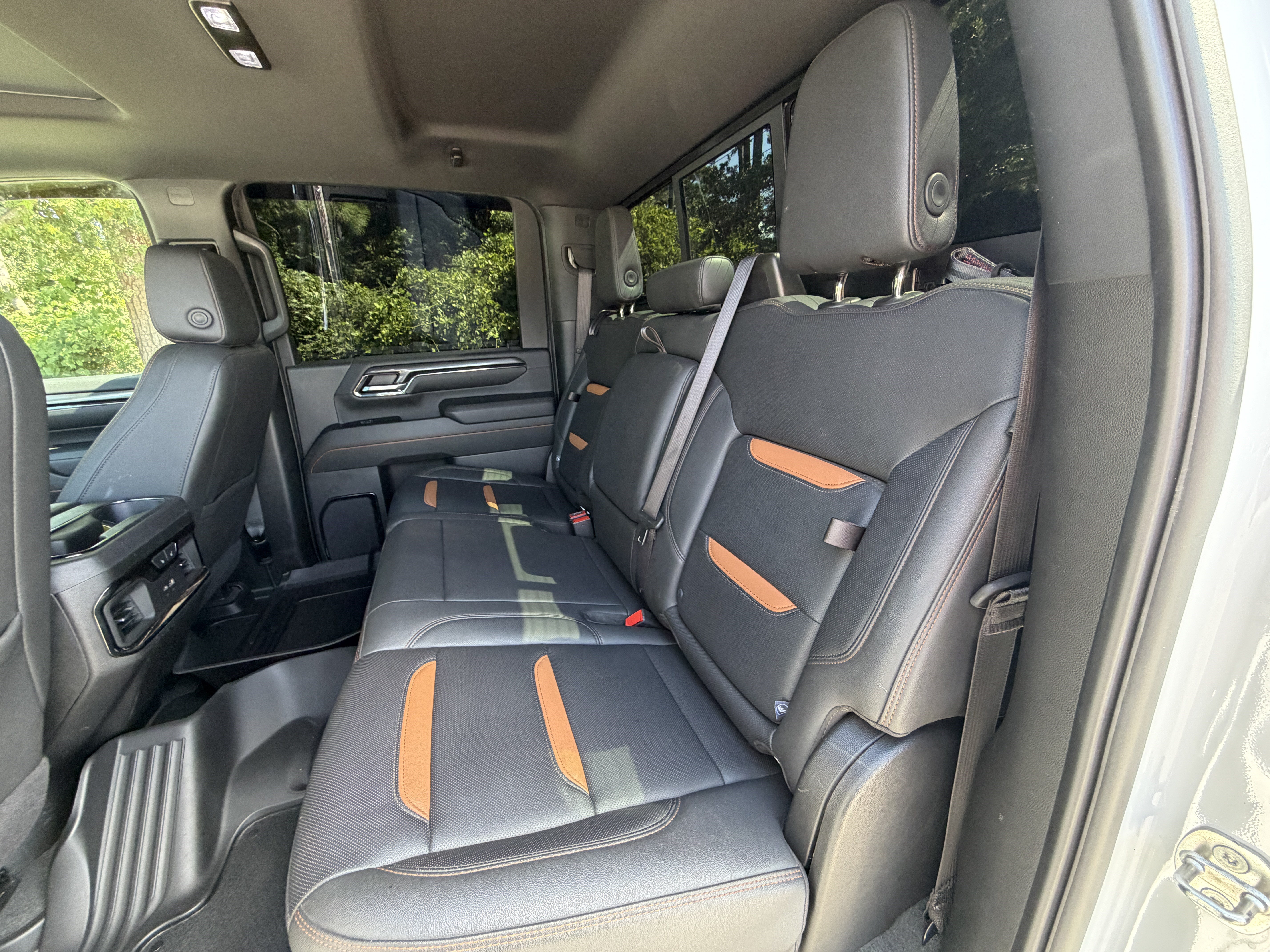 Used 2024 GMC Sierra 2500 AT4 w/ AT4 Premium Plus Package AWD/4WD image 18