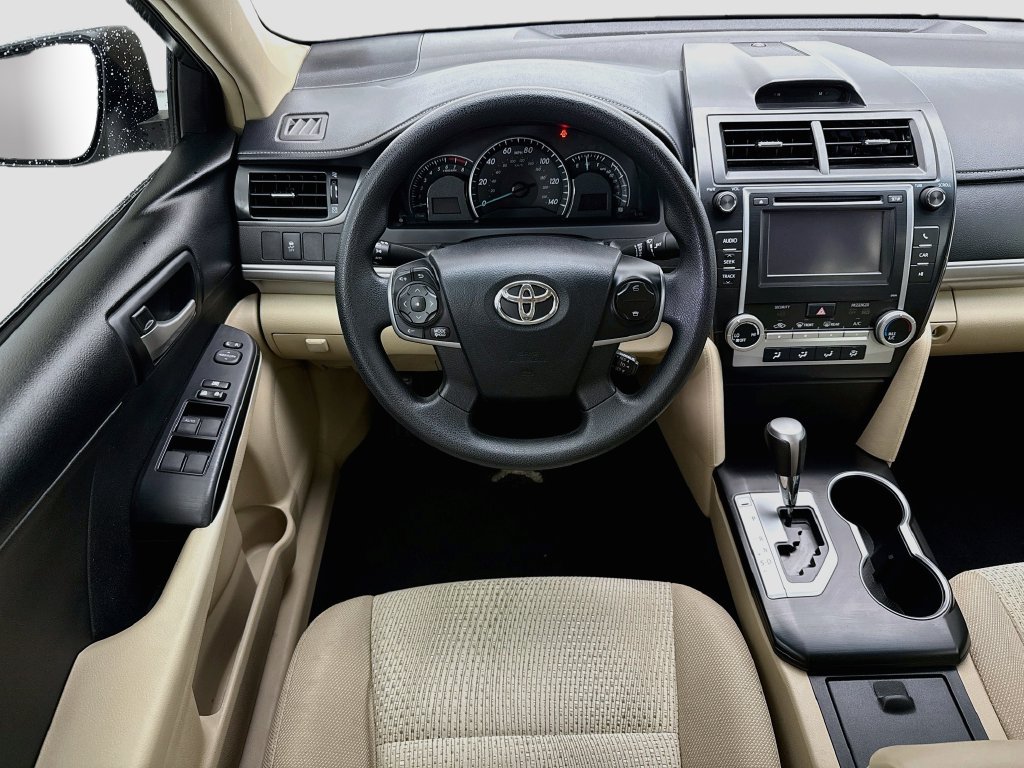 Used 2014 Toyota Camry LE FWD image 10