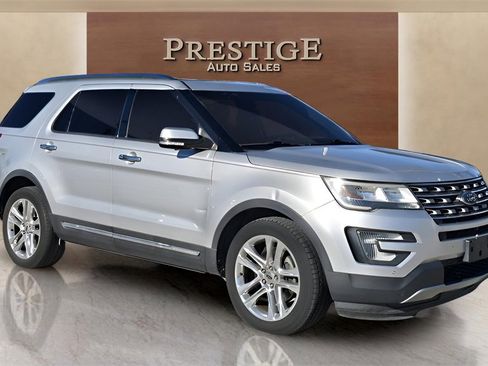 Used 2017 Ford Explorer Limited image 16