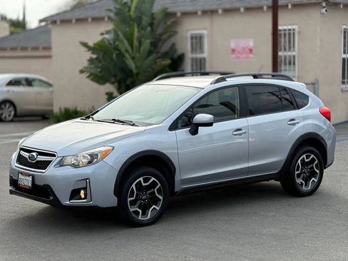 Used 2017 Subaru Crosstrek 2.0i Premium image 8