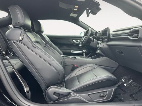Used 2025 Ford Mustang GT Premium RWD image 24