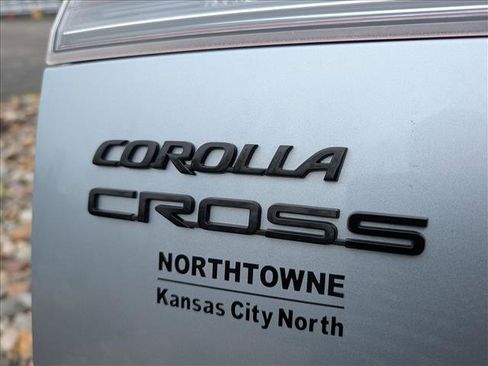 Used 2023 Toyota Corolla Cross AWD Hybrid w/ Convenience Package image 22