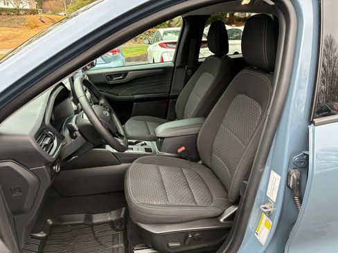 Used 2023 Ford Escape Active w/ Tech Pack #1 AWD/4WD image 18