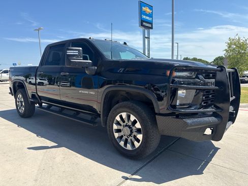 Used 2022 Chevrolet Silverado 2500 Custom w/ Custom Convenience Package AWD/4WD image 5