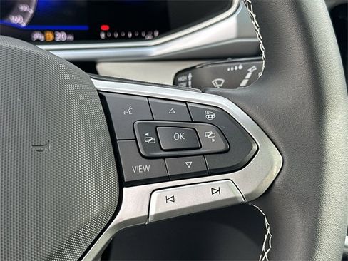 New 2026 Volkswagen Taos SE image 19