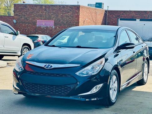 Used 2013 Hyundai Sonata Hybrid image 3
