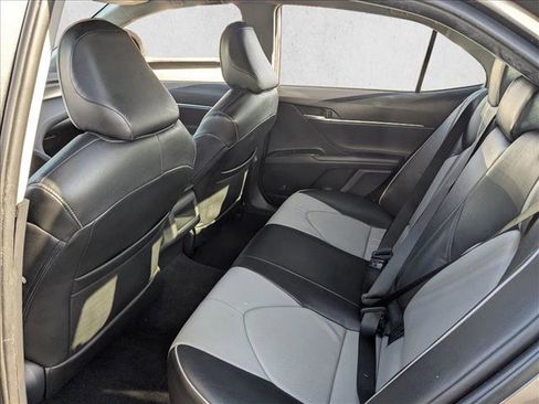 Used 2019 Toyota Camry SE image 15