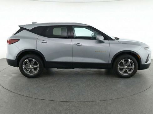 Used 2025 Chevrolet Blazer LT image 11