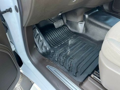 Used 2024 Chevrolet Silverado 2500 LT w/ Z71 Off-Road Package image 39