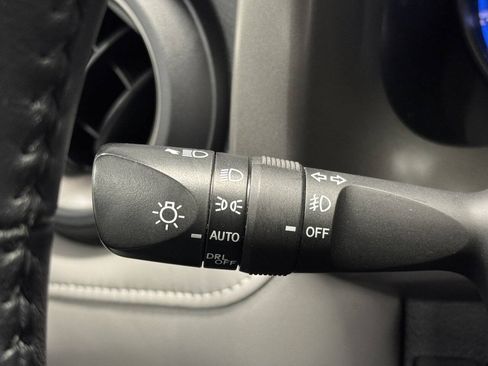 Used 2018 Toyota RAV4 XLE FWD image 29