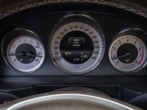 Used 2015 Mercedes-Benz GLK 350 GLK 350 4dr SUV w/ Premium 1 Package image 31