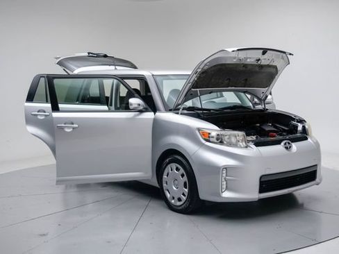 Used 2015 Scion xB FWD image 15