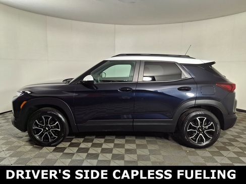 Used 2021 Chevrolet TrailBlazer ACTIV w/ Sun and Liftgate Package image 2