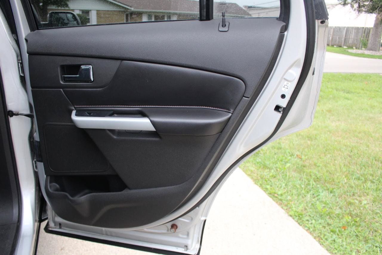 Used 2013 Ford Edge SEL AWD/4WD image 32