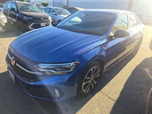 Used 2024 Volkswagen Jetta Sport FWD image 3