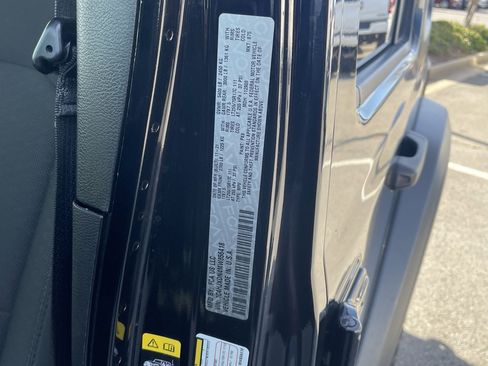 Used 2021 Jeep Wrangler Unlimited Sport image 33